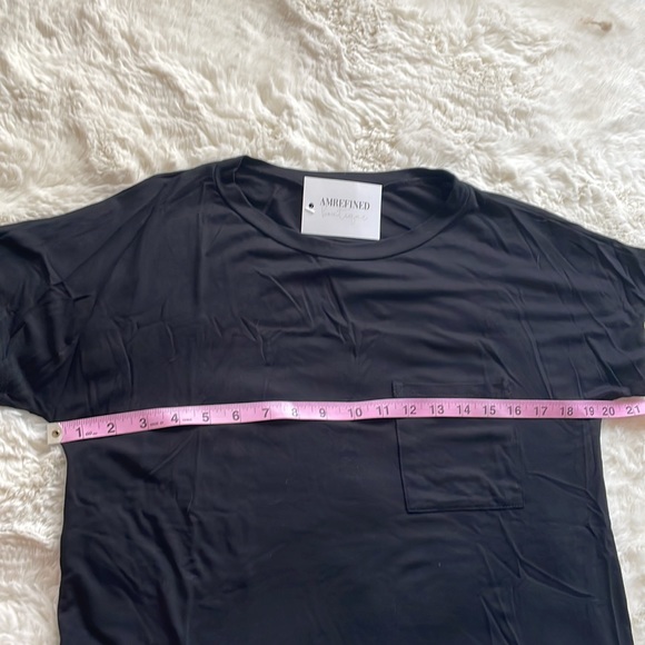 Black Basic Pocket Tee - Picture 5 of 6